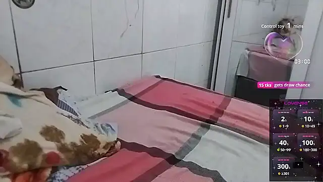 Snapshot of MinaBoss chatting on November 25, 1:28 am MinaBoss online show from November 25, 1:28 am