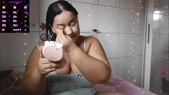 Snapshot of MinaBoss chatting on March 1, 5:24 pm MinaBoss online show from March 1, 5:24 pm