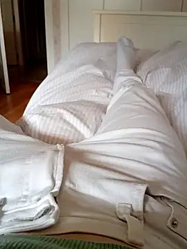 Snapshot of sergigomez chatting on February 19, 10:45 am sergigomez online show from February 19, 10:45 am