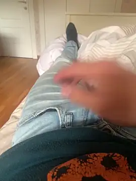 Snapshot of sergigomez chatting on September 28, 2:35 pm sergigomez online show from September 28, 2:35 pm