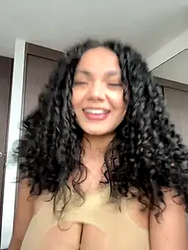 Mariecurl online show from October 31, 9:00 pm