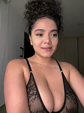 Snapshot of Mariecurl chatting on July 17, 2:09 am Mariecurl online show from July 17, 2:09 am