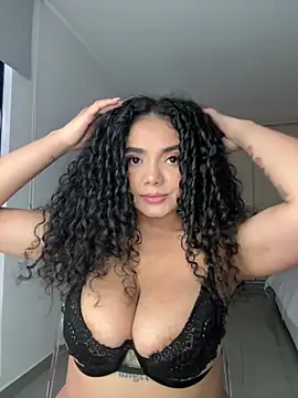 Snapshot of Mariecurl chatting on July 11, 9:15 pm Mariecurl online show from July 11, 9:15 pm