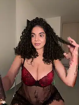 Snapshot of Mariecurl chatting on February 15, 3:29 am Mariecurl online show from February 15, 3:29 am