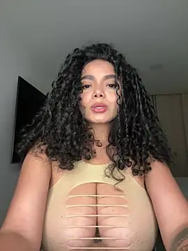 Mariecurl online show from May 1, 11:32 pm