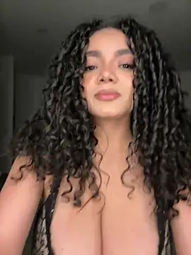 Snapshot of Mariecurl chatting on June 18, 11:54 pm Mariecurl online show from June 18, 11:54 pm