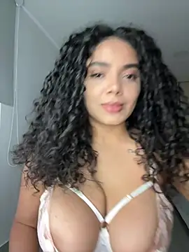 Snapshot of Mariecurl chatting on July 18, 9:01 pm Mariecurl online show from July 18, 9:01 pm
