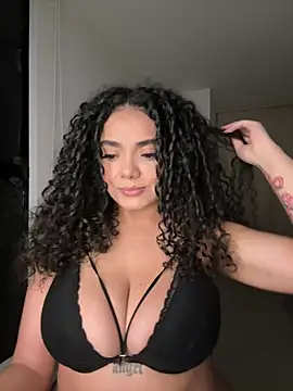 Snapshot of Mariecurl chatting on July 11, 3:18 am Mariecurl online show from July 11, 3:18 am