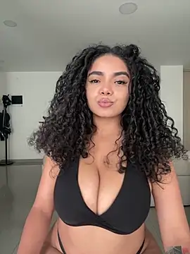 Mariecurl online show from May 8, 7:28 pm