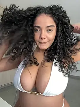 Snapshot of Mariecurl chatting on June 7, 7:19 pm Mariecurl online show from June 7, 7:19 pm