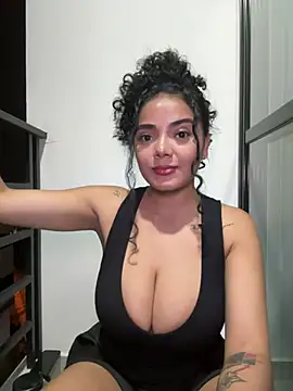 Snapshot of Mariecurl chatting on February 20, 2:29 am Mariecurl online show from February 20, 2:29 am