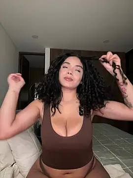 Snapshot of Mariecurl chatting on February 7, 11:03 pm Mariecurl online show from February 7, 11:03 pm