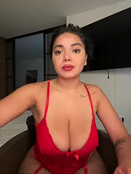 Snapshot of Mariecurl chatting on February 14, 10:04 pm Mariecurl online show from February 14, 10:04 pm