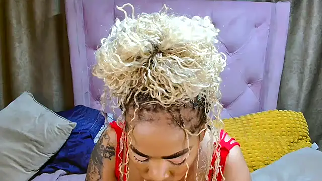 Snapshot of AFRICANGODDESSXXX chatting on October 3, 11:39 pm AFRICANGODDESSXXX online show from October 3, 11:39 pm