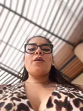 Insane Issa online show from February 28, 6:52 pm