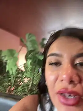 Insane Issa online show from December 21, 6:09 pm