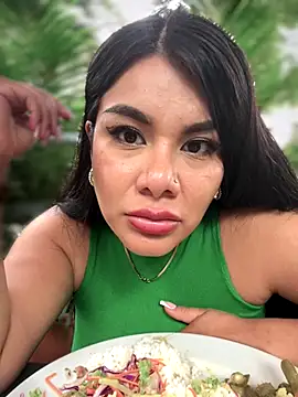 Insane Issa online show from December 20, 7:06 pm