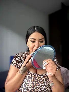 Insane Issa online show from December 2, 2:19 pm