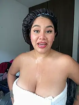 Insane Issa online show from April 3, 9:21 pm