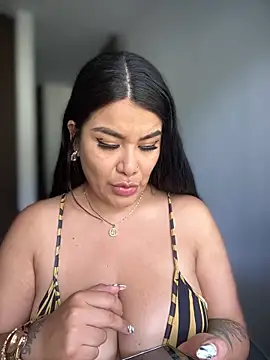 Insane Issa online show from November 22, 4:17 pm