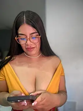 Insane Issa online show from March 1, 8:20 pm