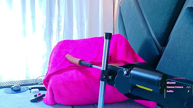 NathaxaLeans online show from March 7, 11:49 am