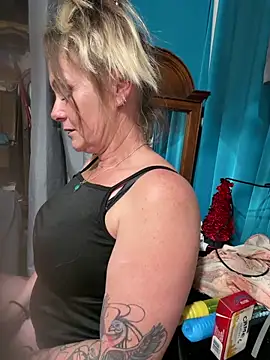 SummerBlueMoon online show from March 23, 7:41 am