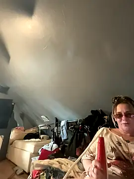 Snapshot of SummerBlueMoon chatting on November 11, 9:31 pm SummerBlueMoon online show from November 11, 9:31 pm