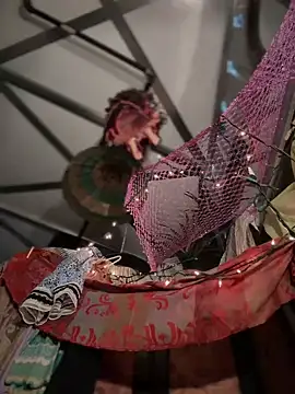 Snapshot of SummerBlueMoon chatting on October 18, 9:17 pm SummerBlueMoon online show from October 18, 9:17 pm