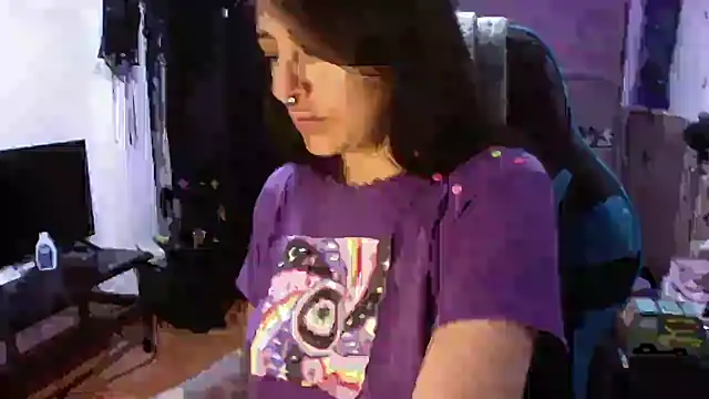 Snapshot of AngelaQueen_ chatting on October 1, 6:01 pm AngelaQueen online show from October 1, 6:01 pm