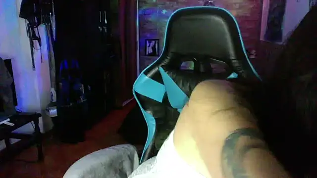 Snapshot of AngelaQueen_ chatting on September 10, 6:40 pm AngelaQueen online show from September 10, 6:40 pm