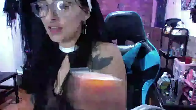 AngelaQueen  online show from October 31, 5:37 am