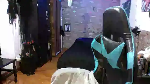 AngelaQueen  online show from October 28, 5:23 pm