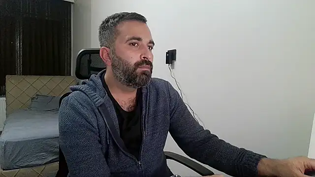 Snapshot of tgltplsr chatting on November 13, 10:35 pm tgltplsr online show from November 13, 10:35 pm