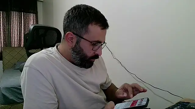 Snapshot of tgltplsr chatting on November 28, 6:46 am tgltplsr online show from November 28, 6:46 am