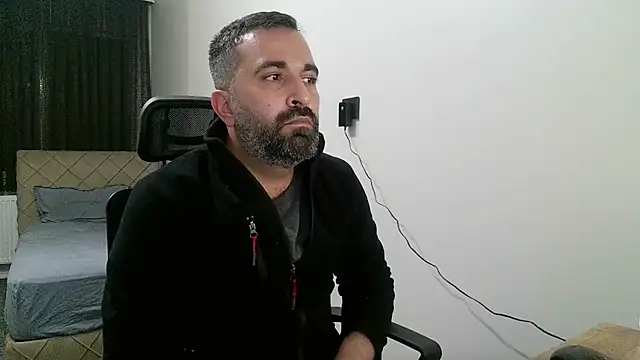 Snapshot of tgltplsr chatting on November 6, 10:14 pm tgltplsr online show from November 6, 10:14 pm