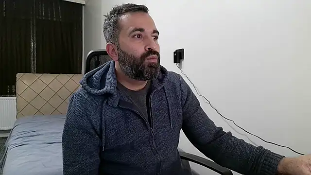 Snapshot of tgltplsr chatting on November 25, 2:01 am tgltplsr online show from November 25, 2:01 am