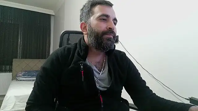 Snapshot of tgltplsr chatting on February 23, 1:35 am tgltplsr online show from February 23, 1:35 am