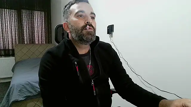 Snapshot of tgltplsr chatting on October 16, 4:32 am tgltplsr online show from October 16, 4:32 am