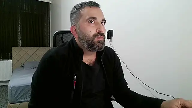 Snapshot of tgltplsr chatting on November 9, 1:42 am tgltplsr online show from November 9, 1:42 am