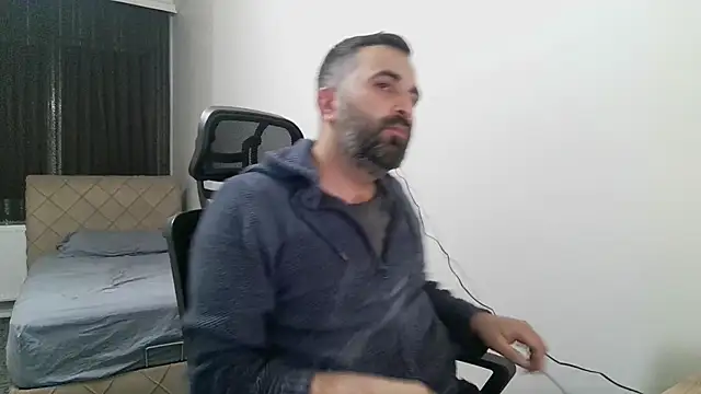 Snapshot of tgltplsr chatting on November 11, 9:20 pm tgltplsr online show from November 11, 9:20 pm