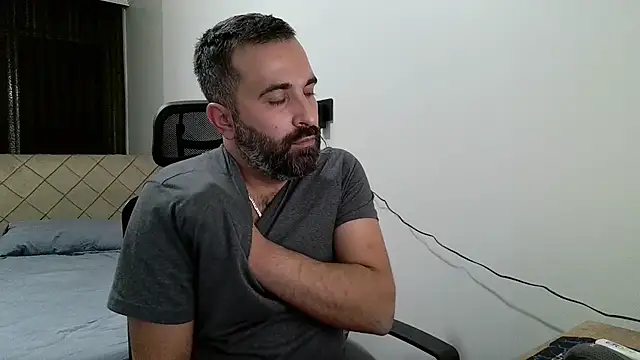 Snapshot of tgltplsr chatting on November 18, 1:43 am tgltplsr online show from November 18, 1:43 am