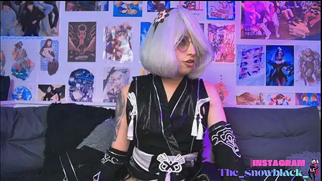 snowblack  online show from February 14, 3:45 pm