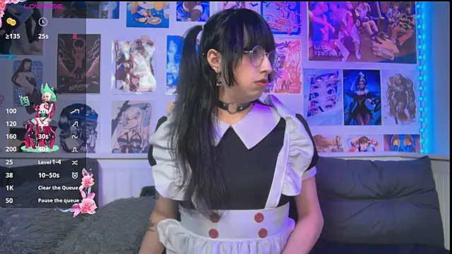 snowblack  online show from January 15, 3:04 pm