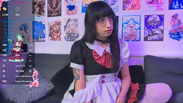 snowblack  online show from June 3, 3:17 pm