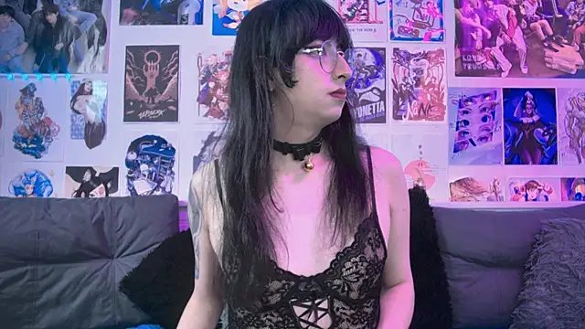 snowblack  online show from November 29, 3:45 pm