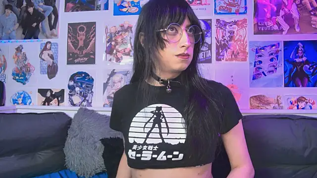 snowblack  online show from September 12, 3:34 pm