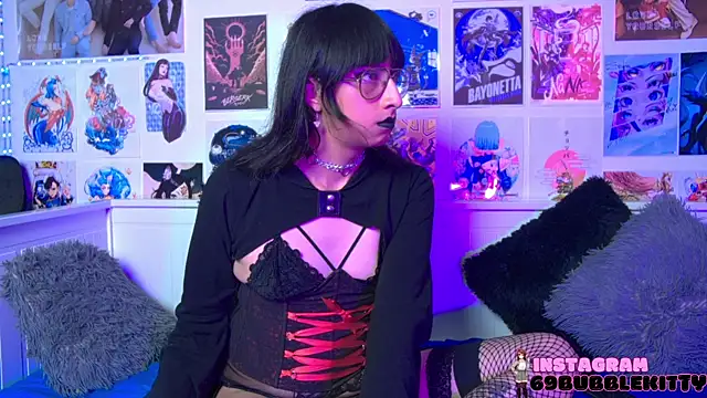 snowblack  online show from March 5, 4:02 pm