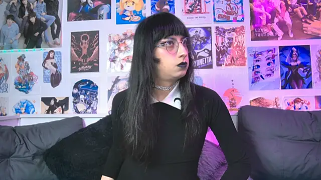 snowblack  online show from October 27, 4:41 pm