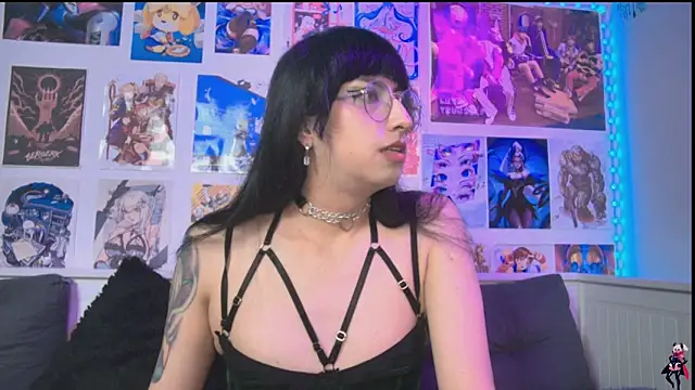 snowblack  online show from February 5, 3:41 pm